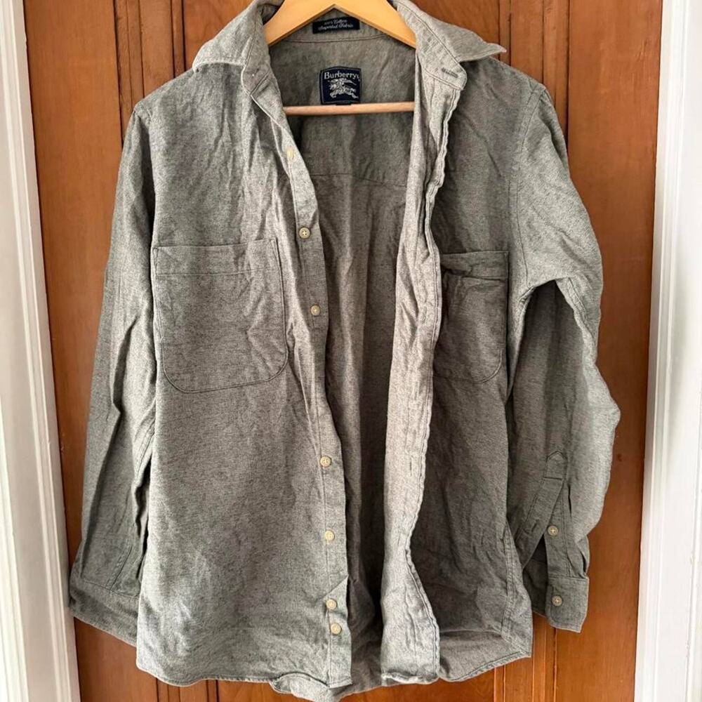 Vintage pre 1999 branded Burberrys Men’s button up 100% cotton shirt